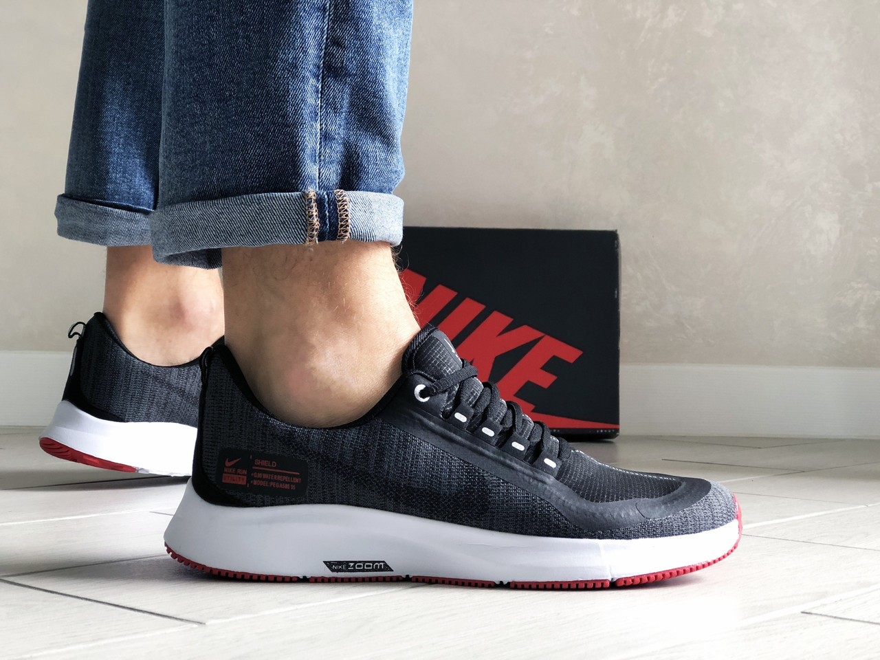 Чоловічі кросівки Nike Run Utility сірі з білим \ червоні 41