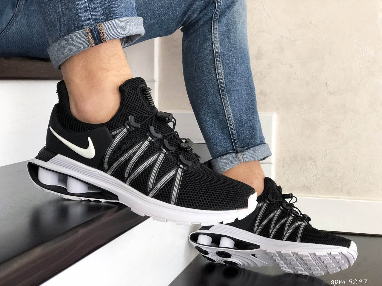 Чоловічі кросівки Nike Shox Gravity чорно білі 45