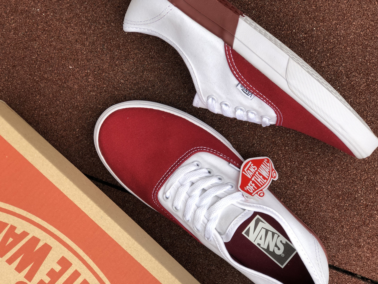 Кеди чоловічі Vans білі з червоним