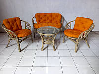 Комплект мебели из натурального ротанга софа, 2 кресла и кофейный столик.
