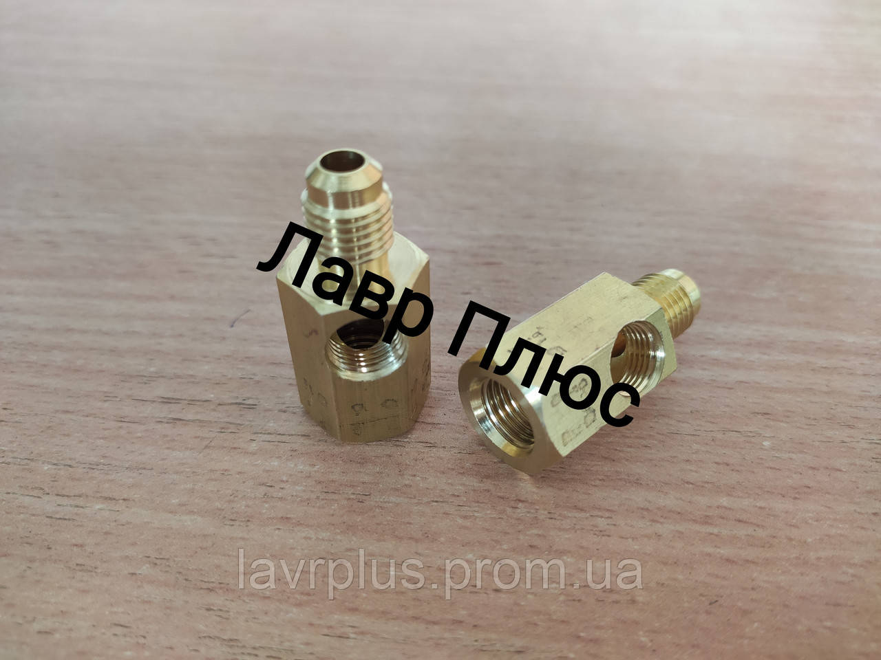 Перехідник до вакуумного насосу під манометр HR SAE 1/4-1/4 1/8 NPT