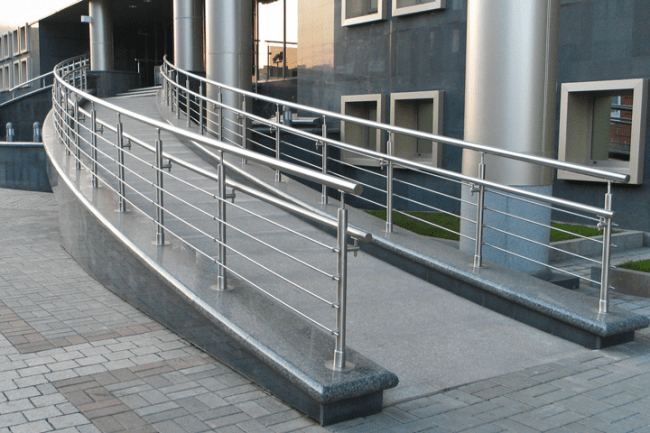 Пандус із неіржавкої сталі