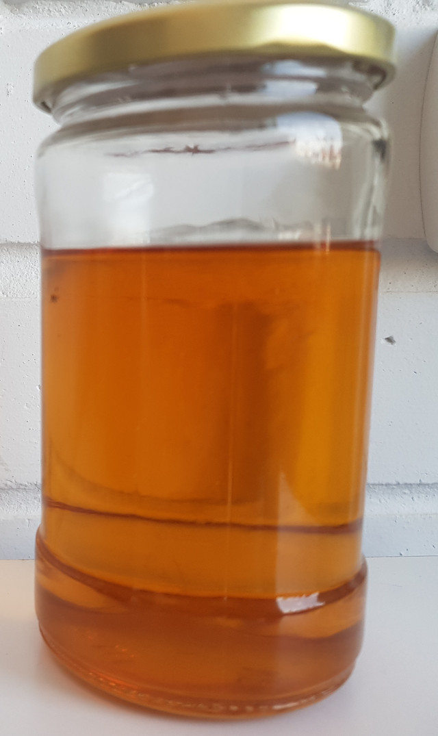 Фото клею для поролону жовтого кольору меблевий клей для поролону