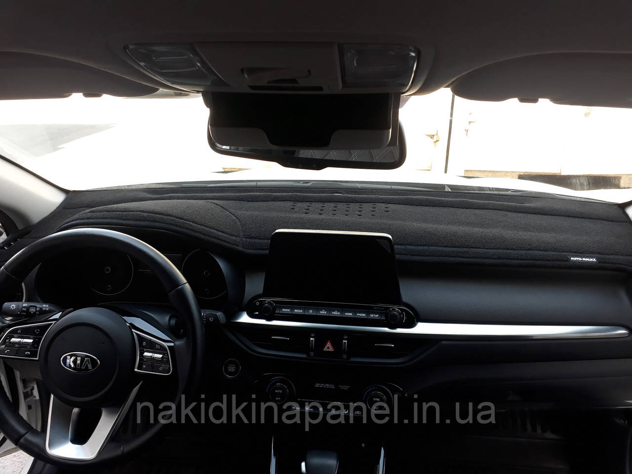 Накидка на панель приладів KIA Cerato 2019+