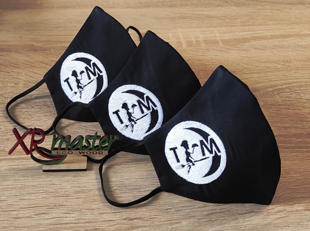 Маски з логотипом