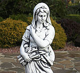 Садова скульптура Богиня зими зі штучного мармуру 83х25x24 см, фото 3