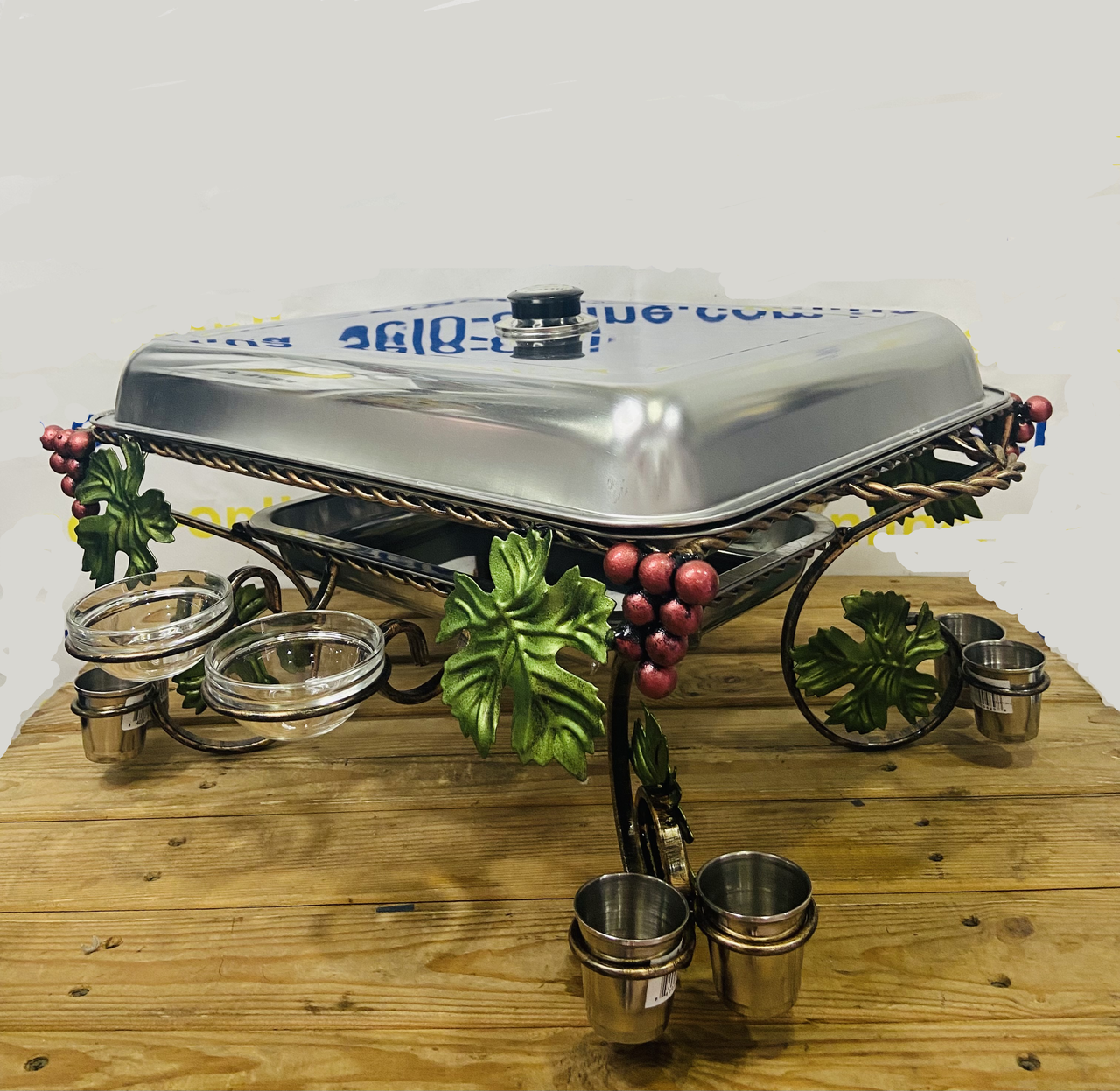 Садж для подавання м'яса. "Виноград". Кований. Прямокутний. З чарками та соусницями.