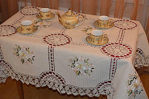 Скатертина  лляна  з  вишивкою та  мереживом  140*180