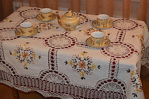 Скатертина  лляна з вишивкою та мереживом  150*220