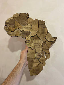 Багатошарова карта світу з дерева з підсвічуванням