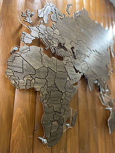 Багатошарова карта світу з дерева