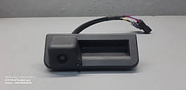 Кнопка відкриття багажника з камерою оригінал 566827566B VAG