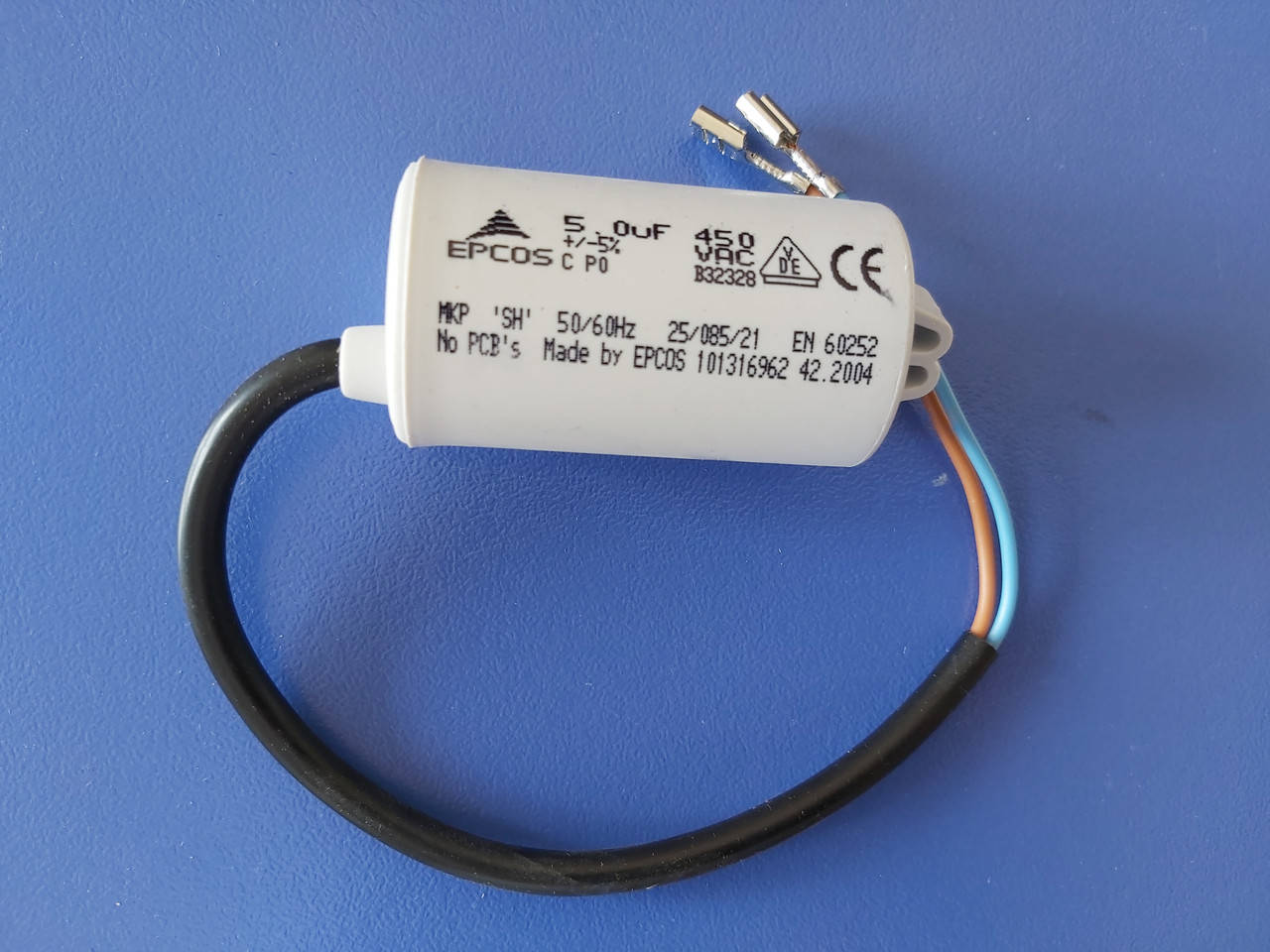 

Конденсатор компрессора 5 mF / 50-60 Hz для холодильника Beko KFS 2250 W - 4121072100