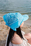 Бандана-трансформер річна зручна з козирком від сонця у візерунку пейслі блакитного кольору, фото 4