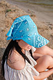 Бандана-трансформер річна зручна з козирком від сонця у візерунку пейслі блакитного кольору, фото 2