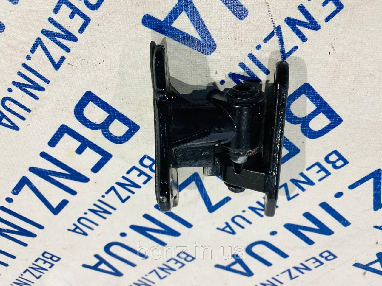 Петля передньої лівої двері нижня Mercedes W164, X164 A2517201537