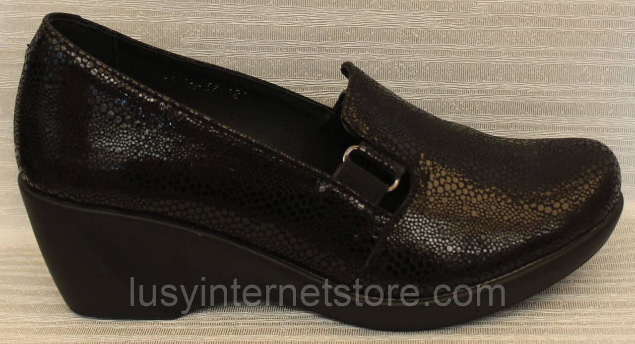 Туфлі чорні шкіряні на танкетці від виробника модель ТН21-30, фото 1