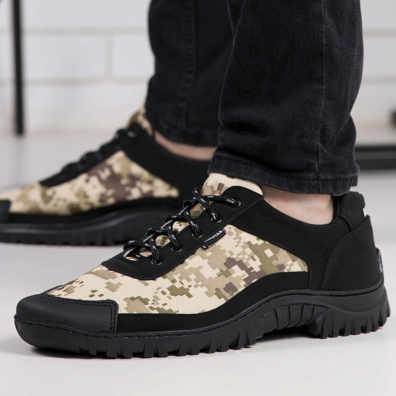 Кросівки чоловічі камуфляж