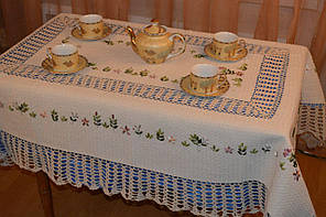 Скатертина  лляна  з  вишивкою та  мереживом  140*180