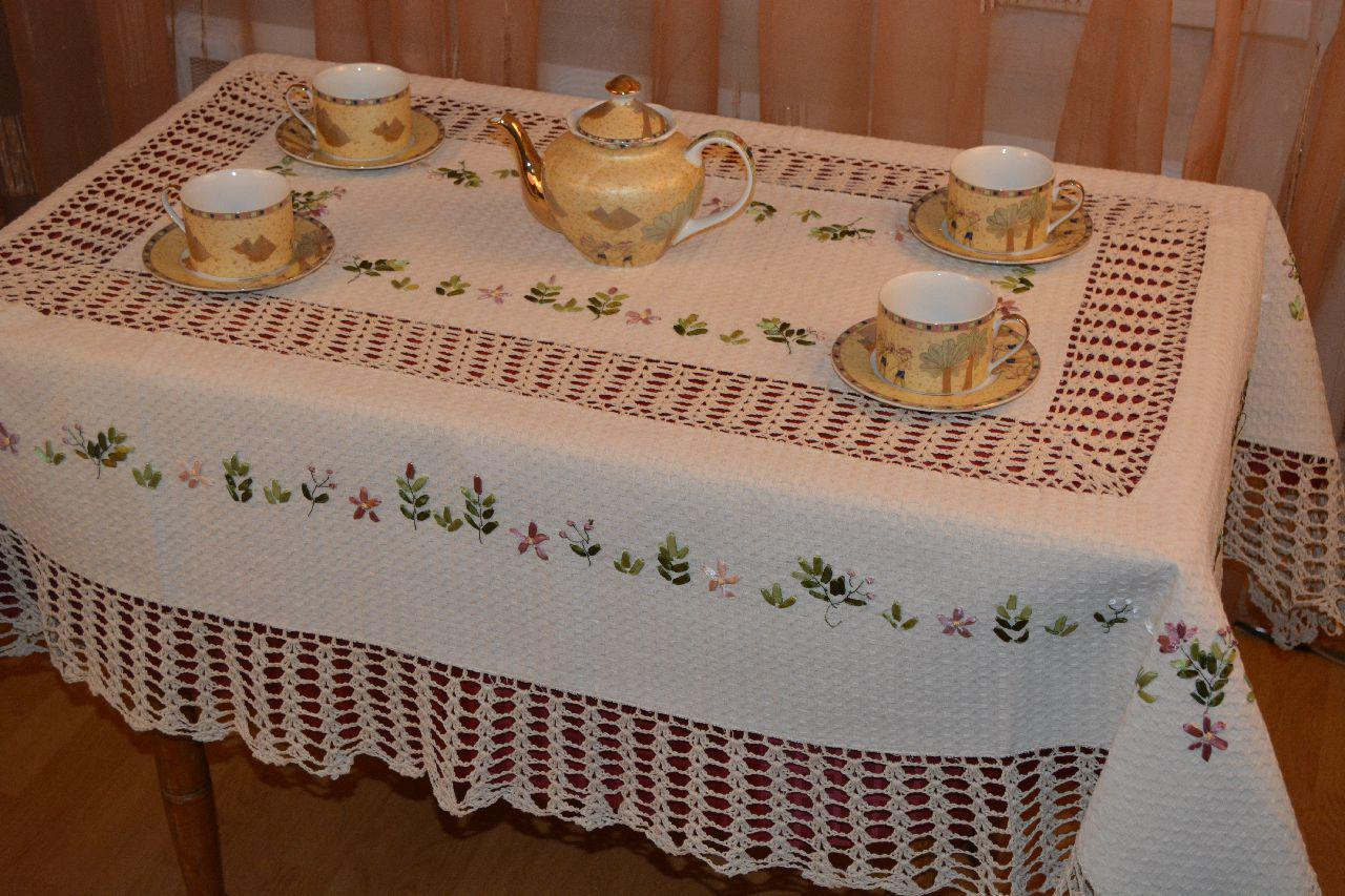 Скатертина  лляна з вишивкою та мереживом  150*220