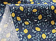 Сатин (бавовняна тканина) лимончики на синьому, фото 4