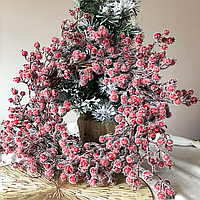 Новогодний венок из красных ягод, 50 см