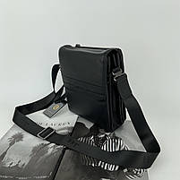 Чоловіча шкіряна сумка месенджер на та через плече на три відділення H. T. Leather чорна, фото 4