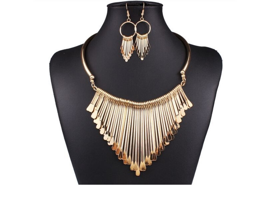 Комплект біжутерії в античному стилі. Кольє з сережками золотисте, фото 1