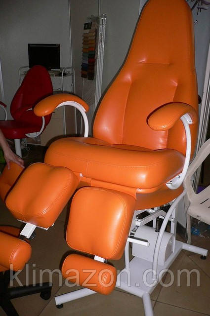 Педикюрно-косметологическое кресло КП-5 с подставкой для ванночки - фото 5 - id-p16410149