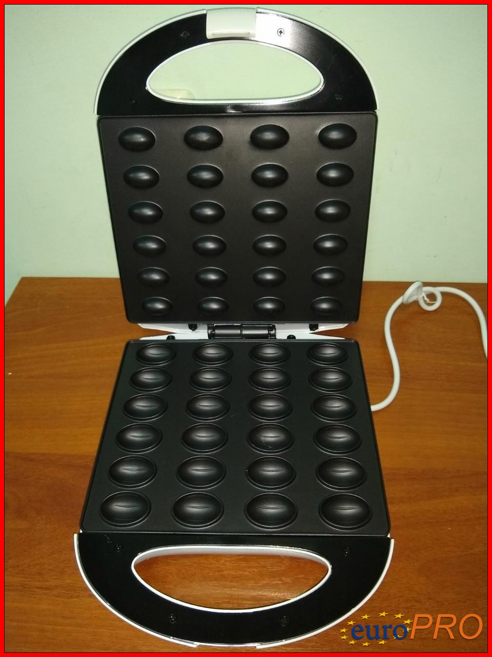 Горішниця Adler AD 3039 XL з антипригарним покриттям 1400Вт