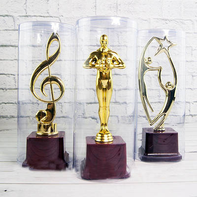 Кубки і статуетки