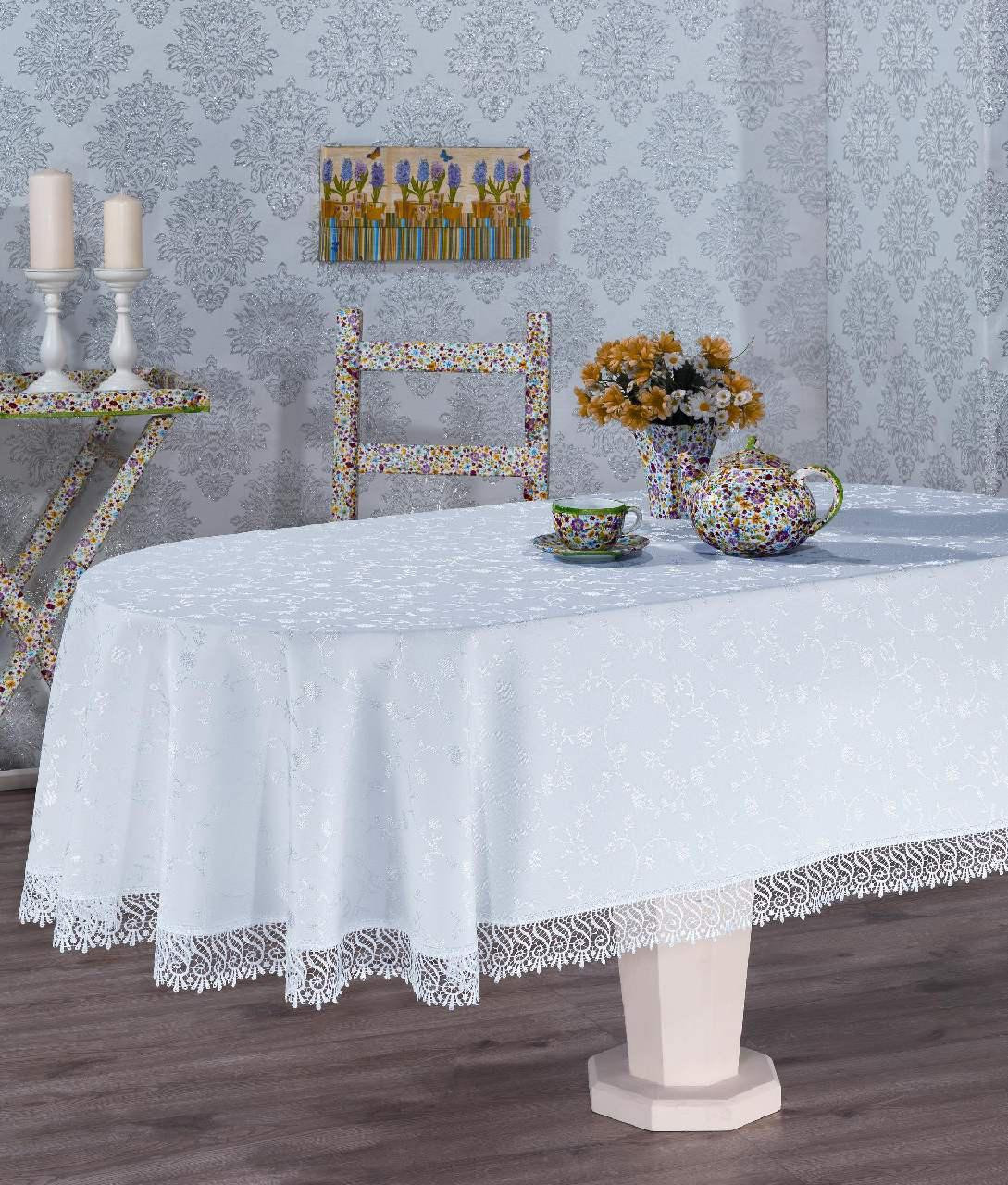 Святкова  скатертина з   мереживом
