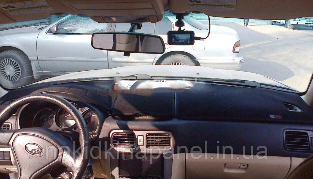 Накидка на панель приладів SUBARU Forester (1 пок., SF, 1 бард. по центру) 1997-2002