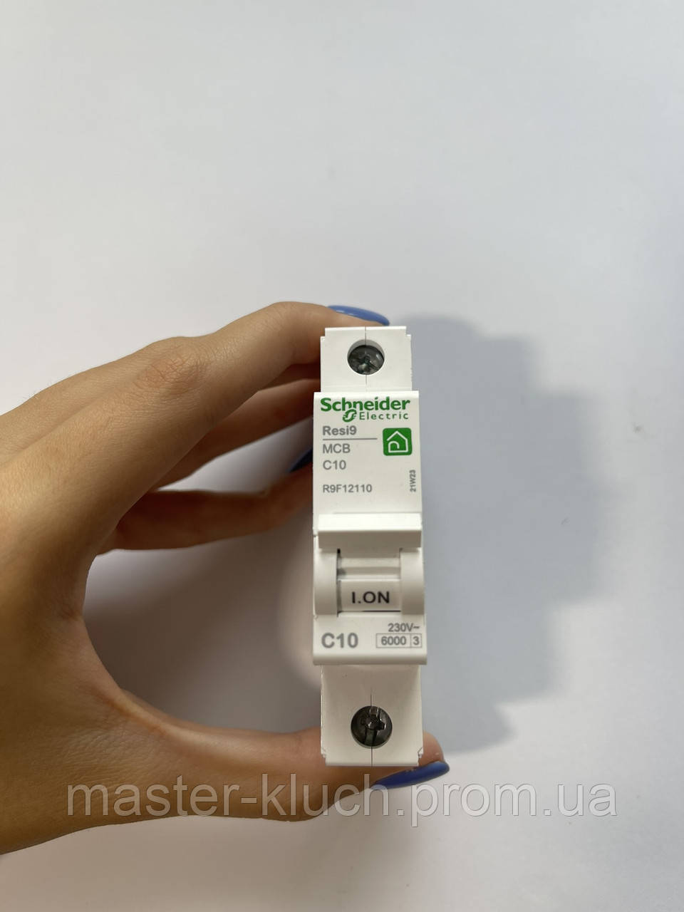 Автоматический выключатель Schneider Electric Resi9 10А 1P С - фото 1 - id-p1464591399