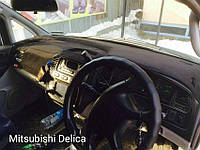 Накидка\чехол на панель приборов MITSUBISHI Delica (4 пок., с айрбаком пассаж, и чашей по центру ) 1994-2007