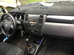 Накидка на панель приладів NISSAN Tiida 2007-2010 Чохол/накидка на торпеду авто Ніссан Тіїда