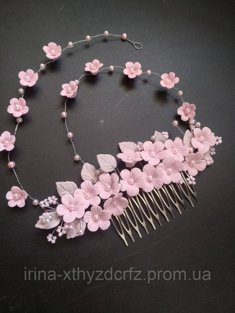 Весільний гребінь з маленькими рожевими квітами з полімерної глини та перлами, фото 1