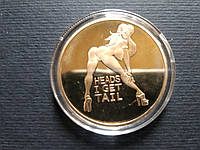 Сувенирная золотая монета "Heads Get Tail" (Эротический подарок)