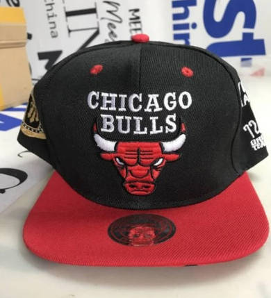 Кепка Snapback Чикаго Булс Чорна з Червоним Козирком, фото 1
