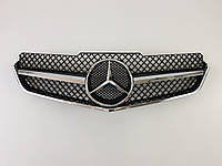 Решетка радиатора на Mercedes E-class Coupe C207 2009-2013 год AMG стиль ( Черная с хром полоской )