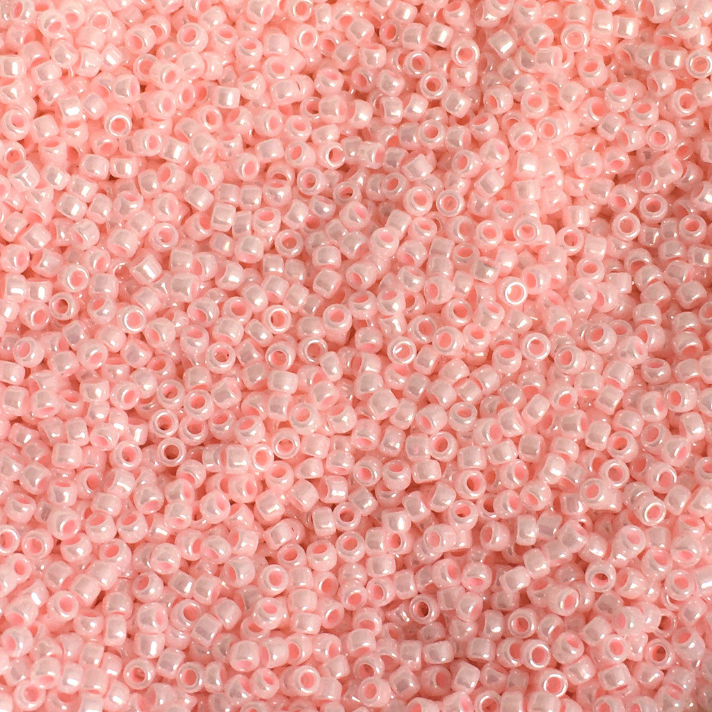 Бисер TOHO (TR15126). Круглый 15/0. OpaqueLustered Baby Pink. Цена