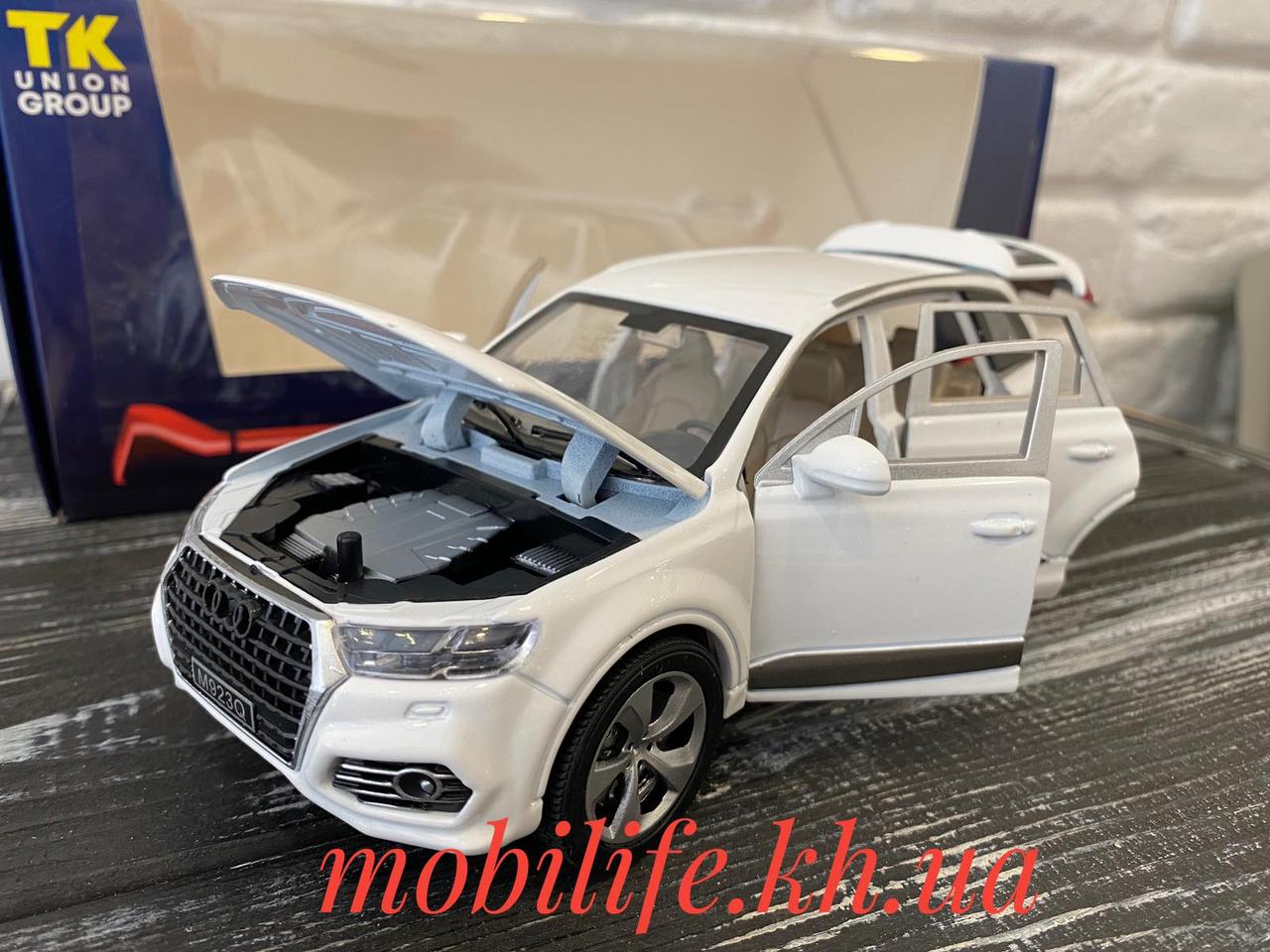 Металева Машинка Джип Ауді Audi Q7 21см / Світло, звук, інерція, об двері, капот, багажник /