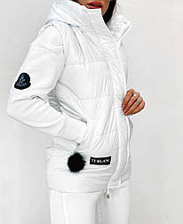 Плащевый стьобаний жилет на синтепоні з капюшоном і нашивками з кишенями (р. 42-50) 841475