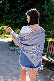Хустка жіночий легкий шовковий атласний з принтом і візерунком камелія колір сірий 90*90