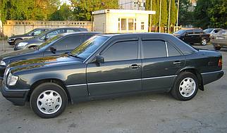 Дефлектори вікон, вітровики на Mercedes E-klasse W124 1984-1997 (скотч) AV-Tuning