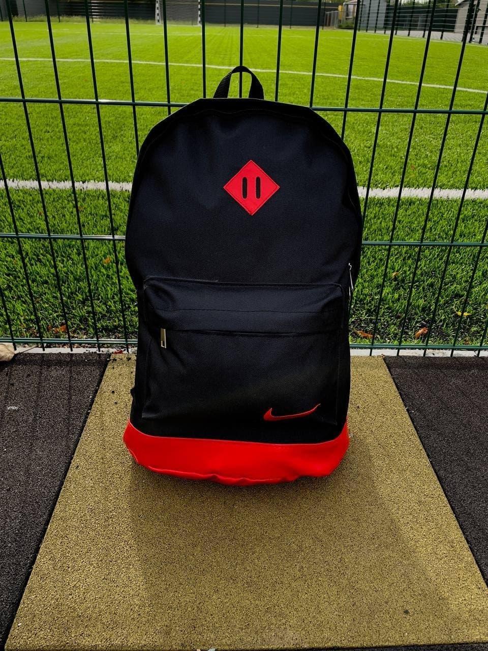 Рюкзак міський NIKE. Чорний з червоним.