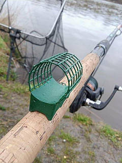 Фідерна Годівниця з грунтозацепами 100г "Хард грін" (80г - 150г) Фідерна годівниця для сильної течії (К19)