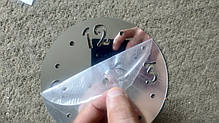 Годинник пластикові дзеркальні срібло "дівчина з годинником" діаметр 35-65см, фото 2