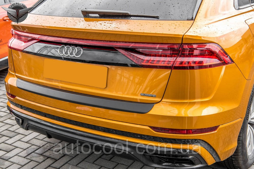 Захисна накладка на задній бампер Audi Q8 2019-г. ABS пластик