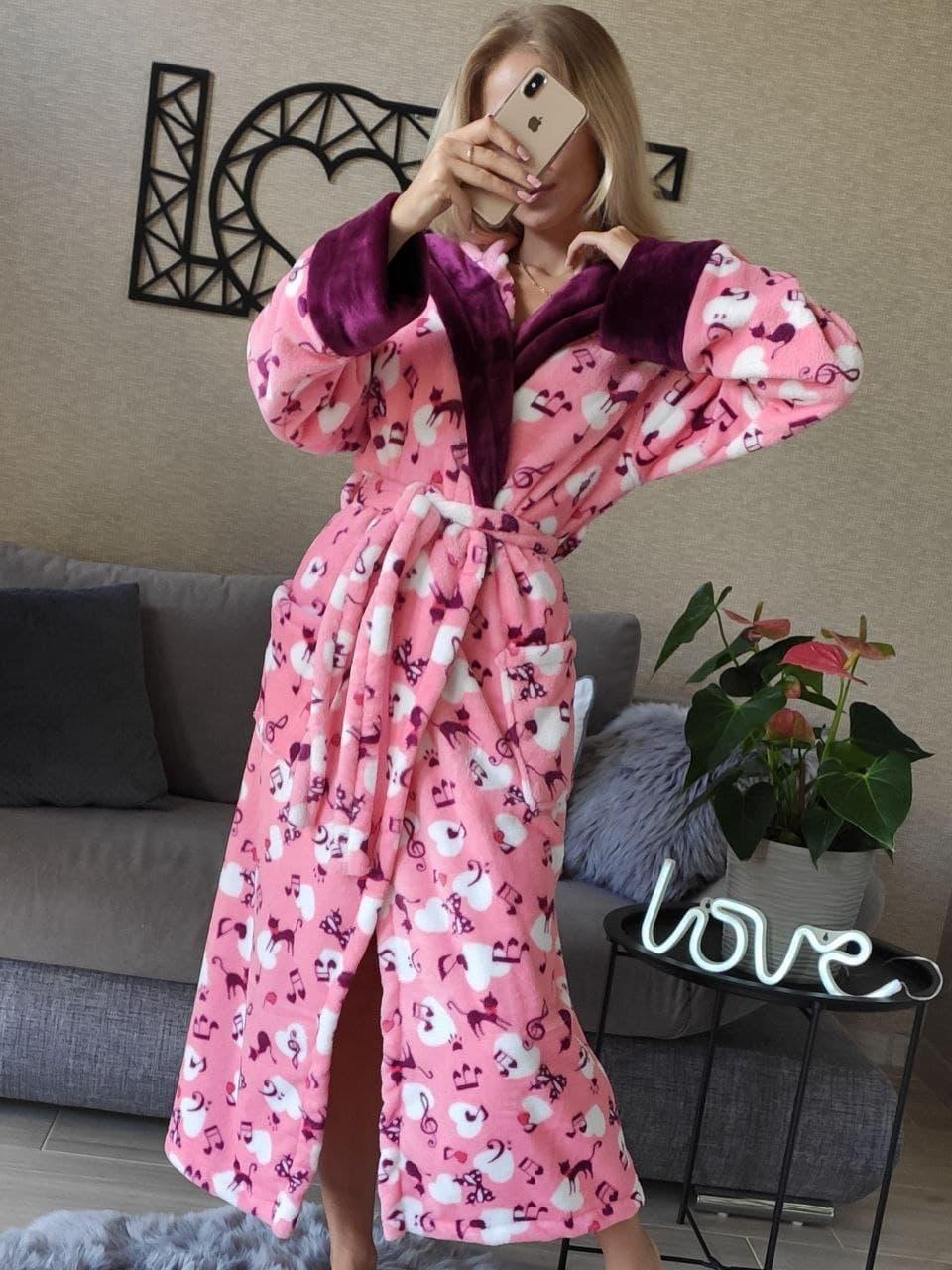 Теплий довгий махровий халат із заходом із котиками та сердечками, фото 1